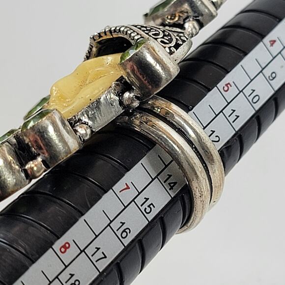 Vintage Carved Face Ring with Peridot Accents,  Silver Jewelry - Picture 10 of 10